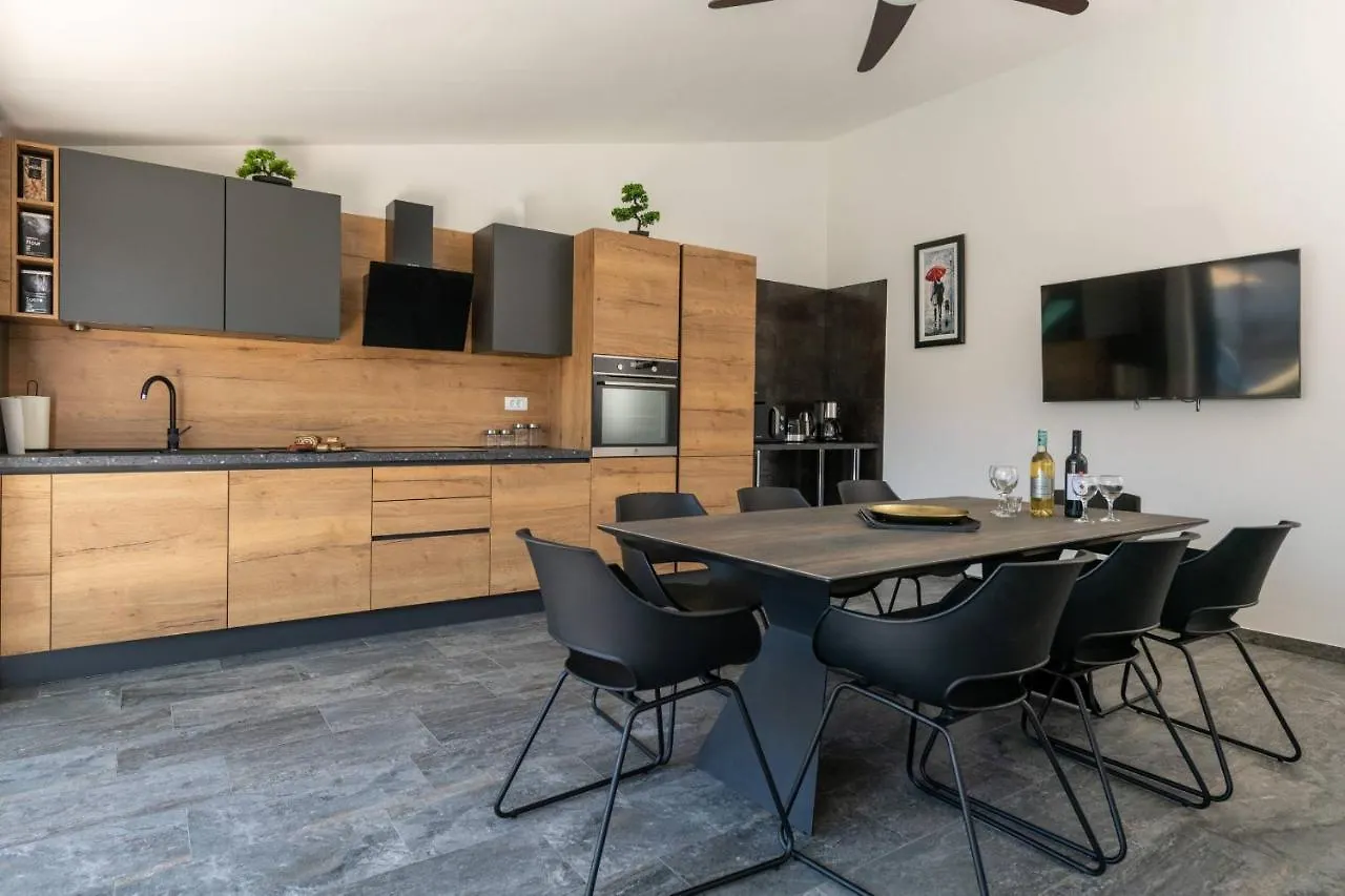Villa Paradise Medulin 0*,  Croatia