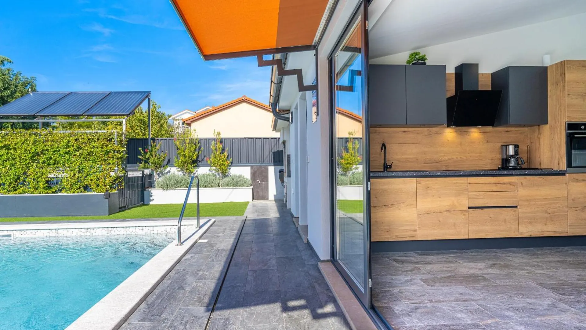 Villa Paradise Medulin 0*,  Croatia